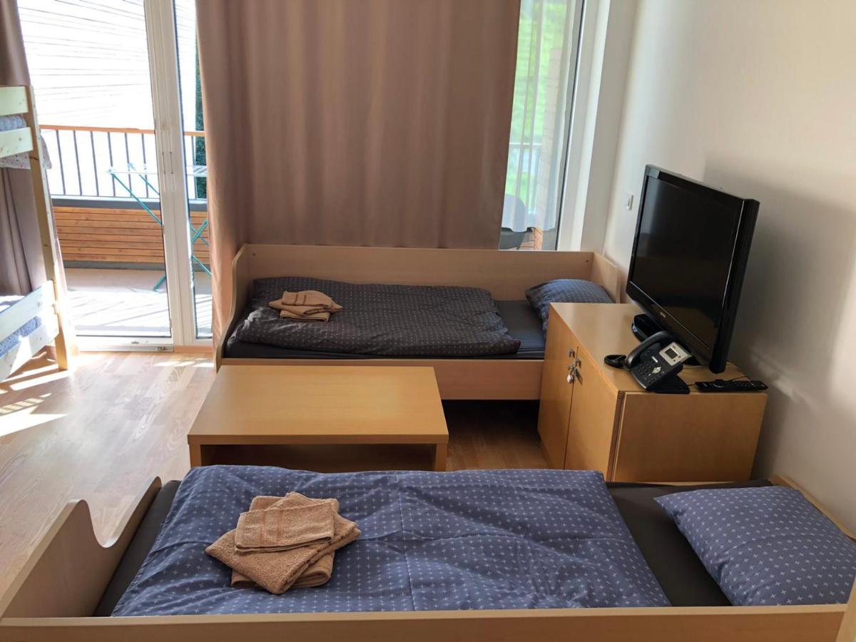 Apartma Runi Pod Zlato Lisico Pekre Exterior foto